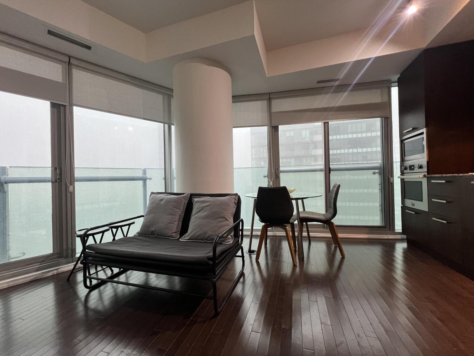 Grand Royal Suites Toronto Pokoj fotografie